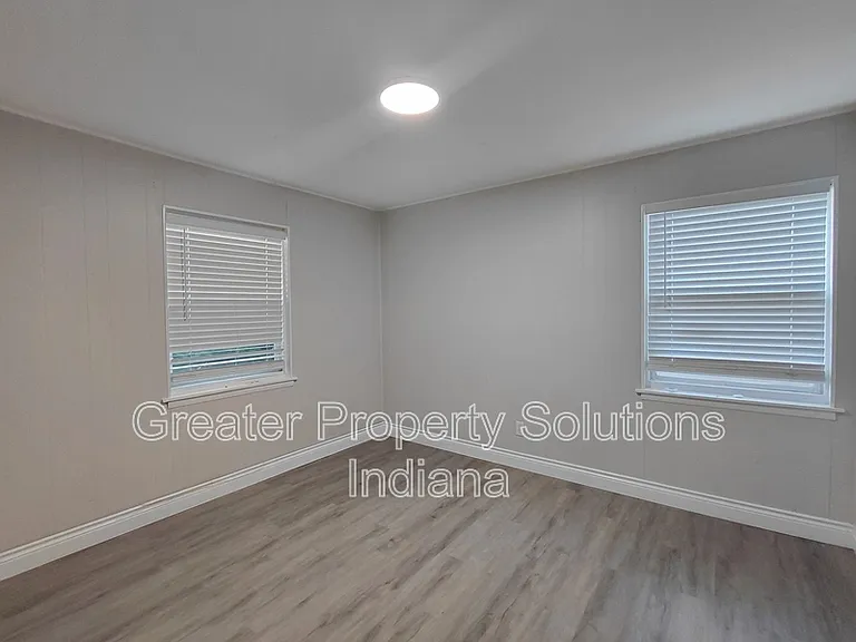 7974 White Oak Ln — Photo 4