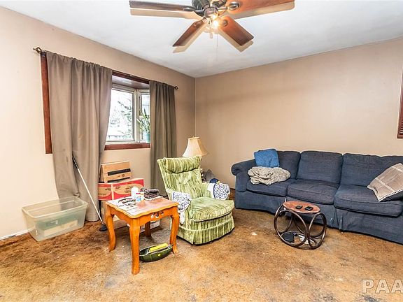 3rd image of 3934 N Saint Joseph Ct