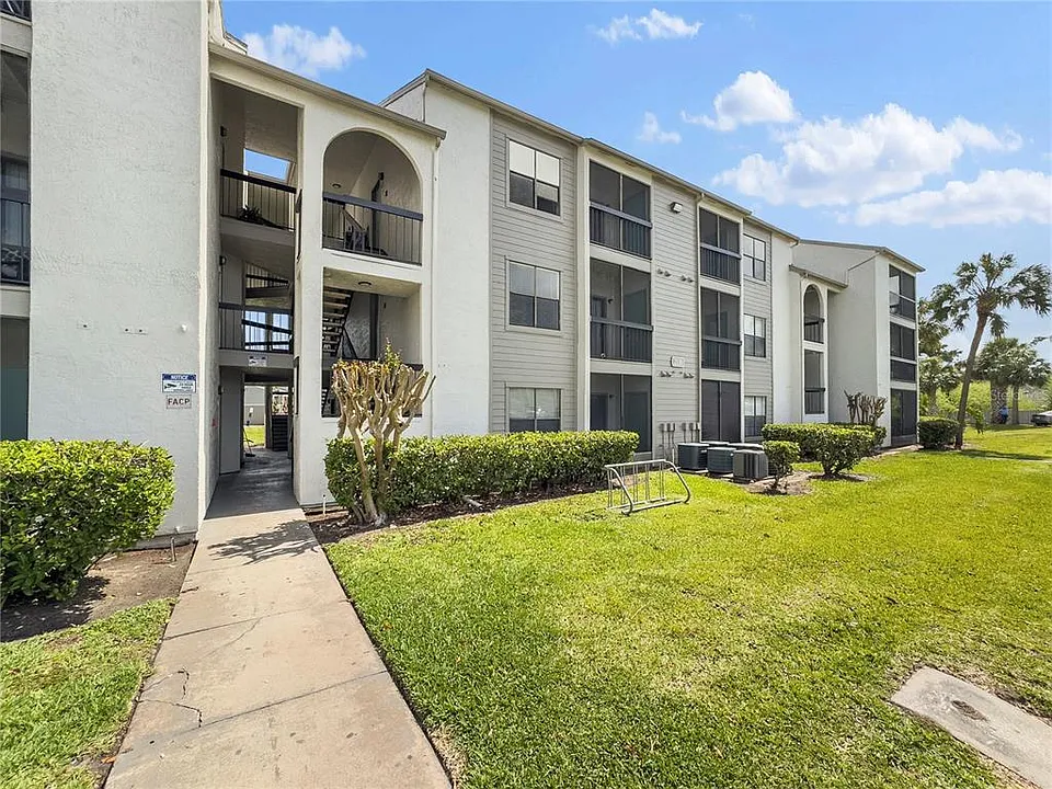 2130 Cascades Blvd #204