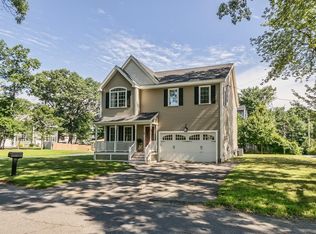 8 Bell Rd, Tewksbury, MA 01876