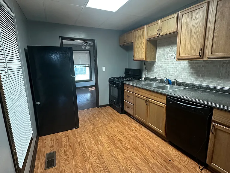 2732 W Cameron St — Photo 9
