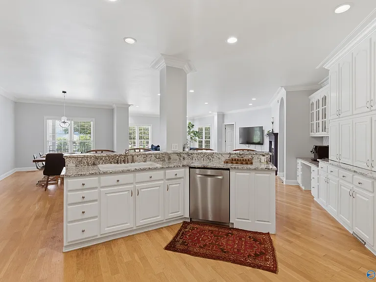 2704 Hampton Cove Way SE — Photo 29