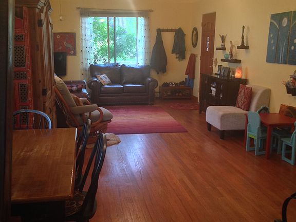 Vaulted ceiling, hardwood 