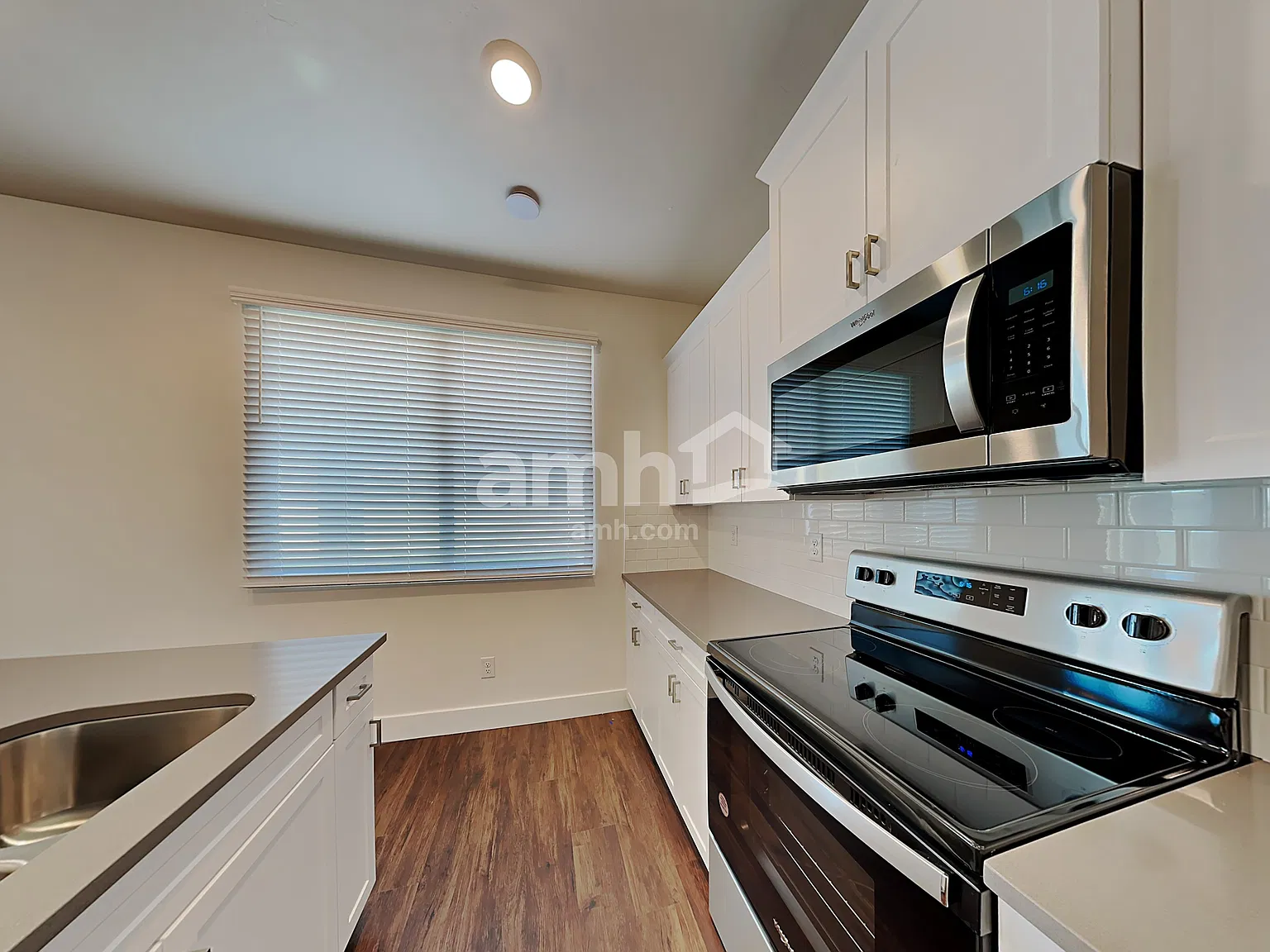 4 bed, 2.5 bath, 2012 sqft, $2,575 — Photo 3
