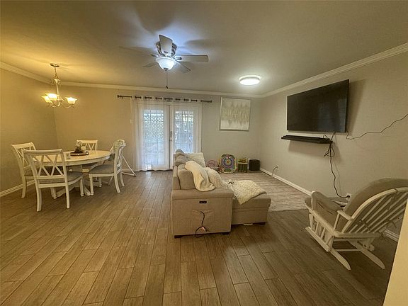 5th image of 809 Malibu Dr