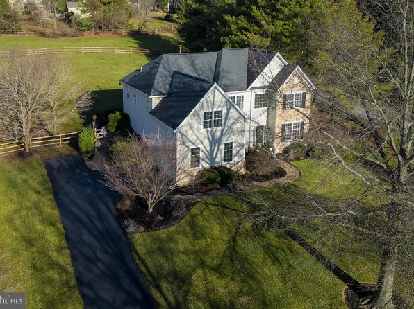 1 Sawmill Rd, Glen Mills, PA 19342