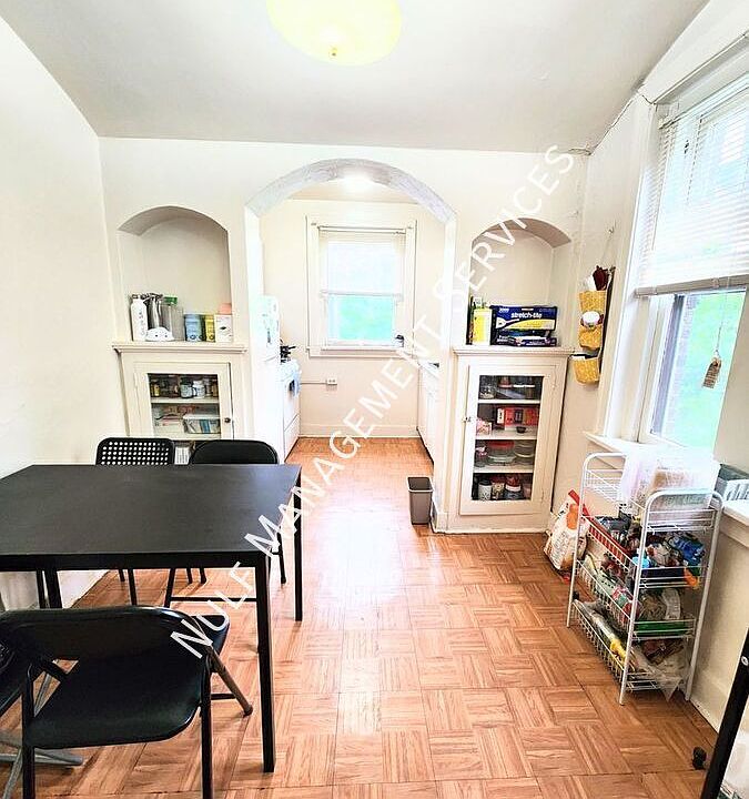 1st image of 5649 Phillips Ave #11