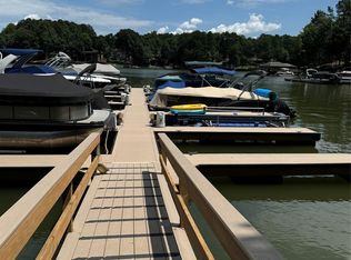 2369 Capes Cove Dr, Sherrills Ford, NC 28673