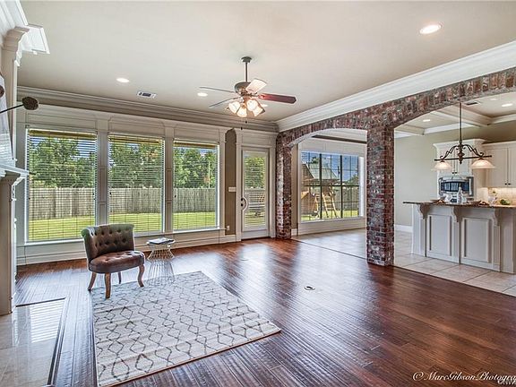 2nd image of 1009 Spanish Moss Cir