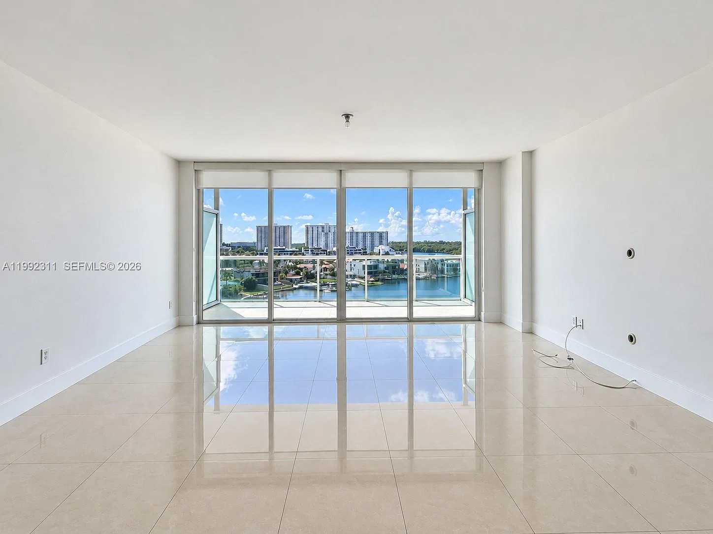 400 Sunny Isles Condo Eas — Photo 3