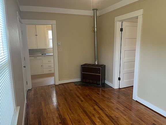 3rd image of 520 Cleveland St APT 2