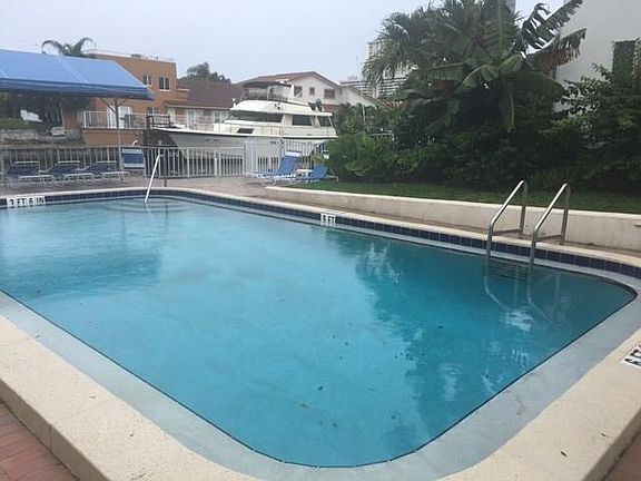 5th image of 3223 NE 36th St APT 6