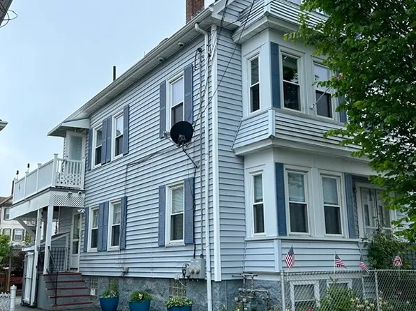 50 Larch St, New Bedford, MA 02740