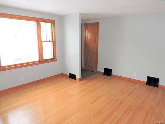 3rd image of 4083 Bailey Ave