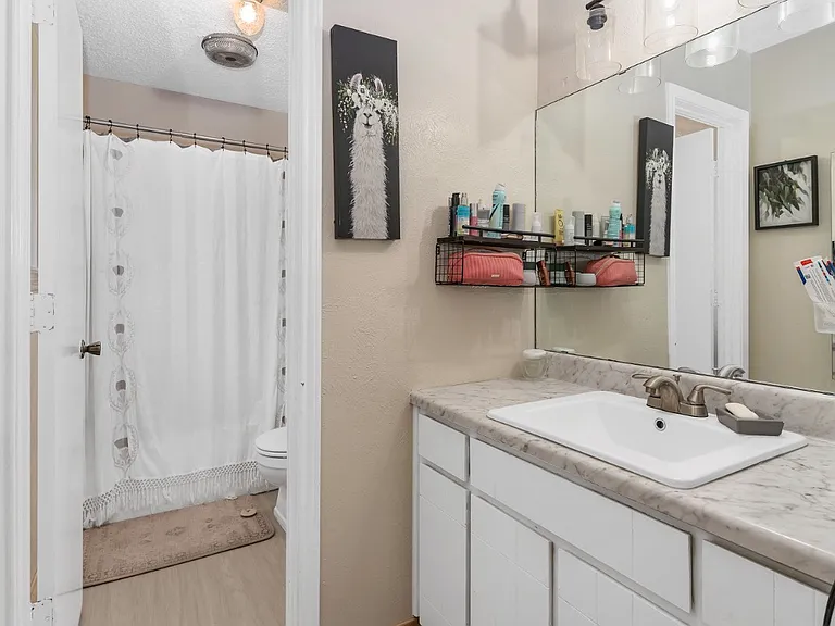 1401 N Nolan River Rd #B — Photo 8