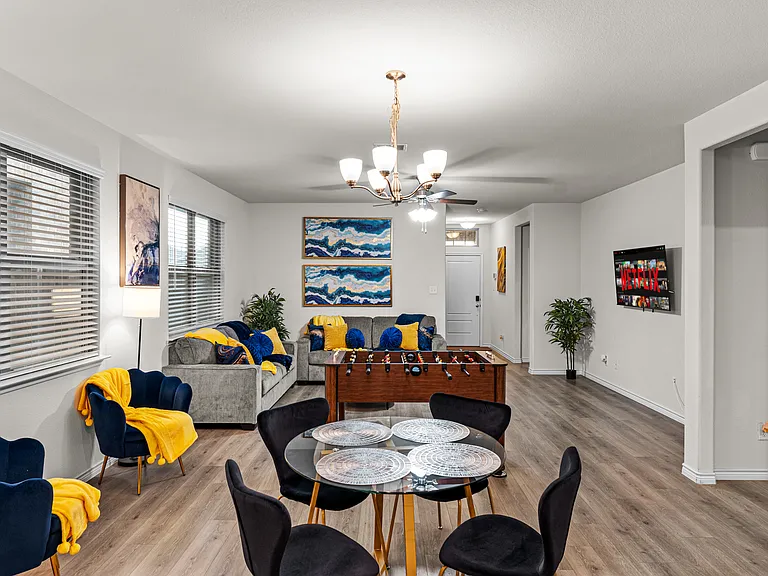 2304 Rosaline Dr — Photo 34