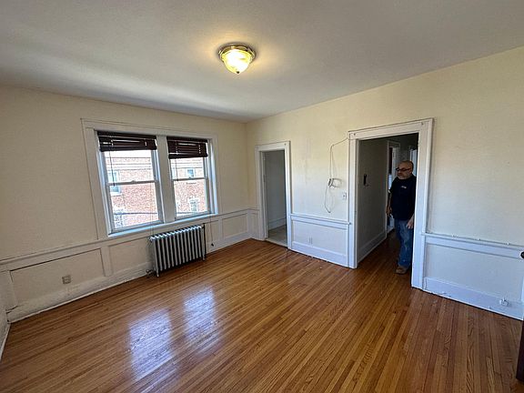 4th image of 24 Jersey St #3666