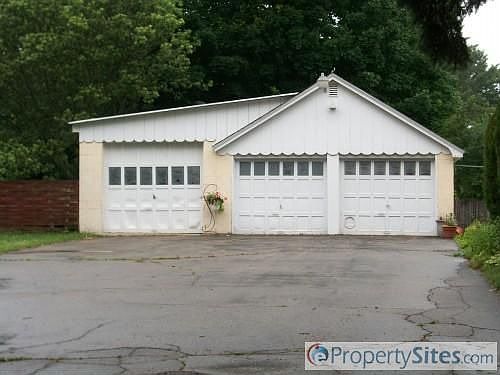 2nd image of 1555 Whitmore Ave NW