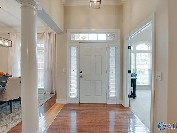 5th image of 103 Holbrook Dr