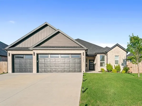 731 Dillon St, Bentonville, AR 72713