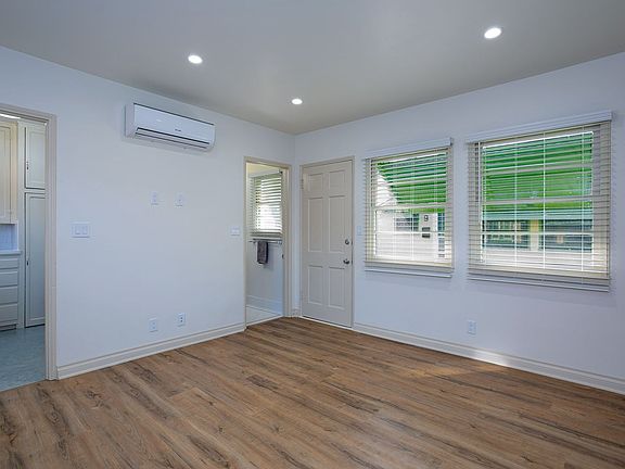 4th image of 243 W Colorado Blvd APT F