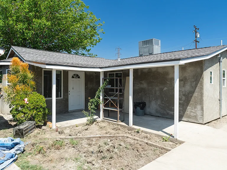 6858 Ira Ave — Photo 3