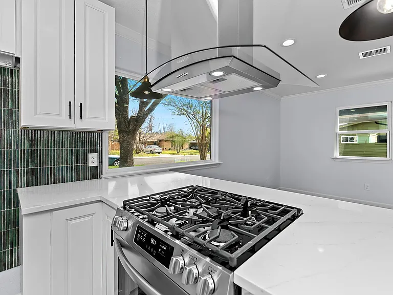1307 Yorkshire Dr — Photo 22