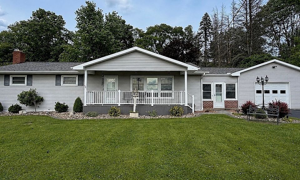 1st image of 106 Forest Rd