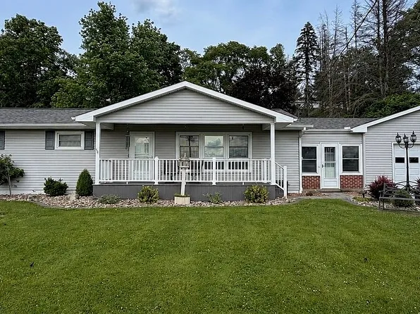 106 Forest Rd, Saint Marys, PA 15857