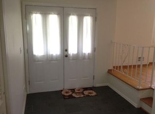 10 Glenbrook Dr, Fairport, NY 14450