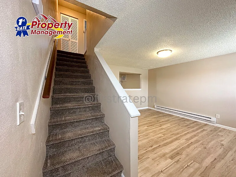 2 bed, 1.0 bath, 864 sqft, $1,395 — Photo 2