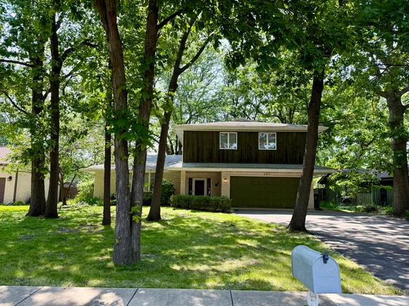 120 Iroquois Trl, Addison, IL 60191