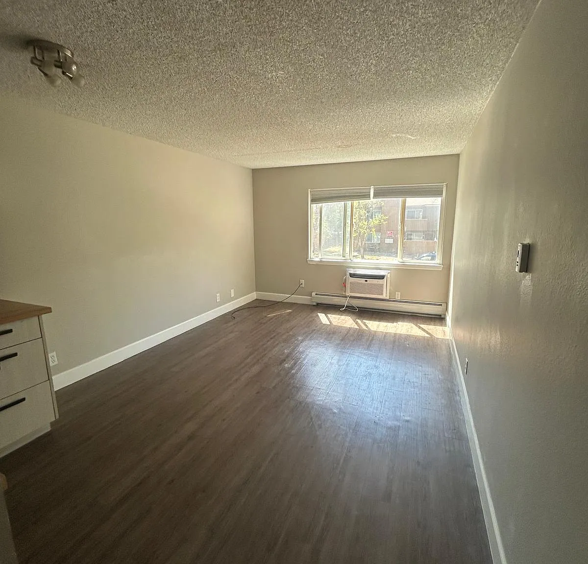 1 bed, 550 sqft, $2,050 — Photo 4