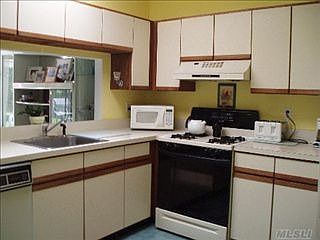 Eat in Kitchen