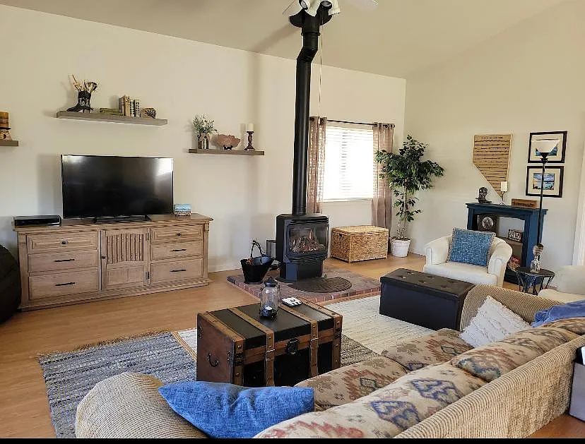 814B Kingsland Ct — Photo 2