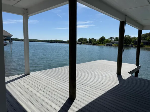 2 Harbor Island Ln, Moneta, VA 24121