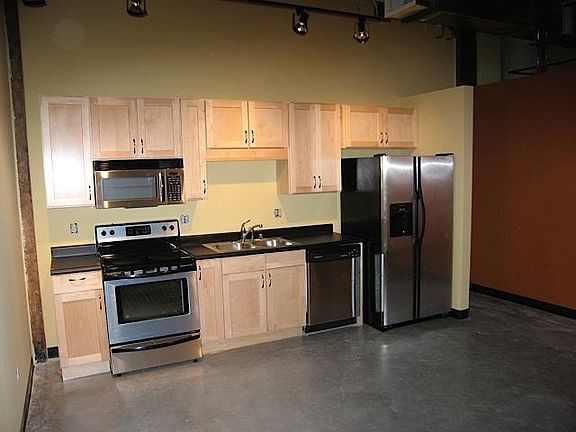 2nd image of 585 S Upper St APT 136