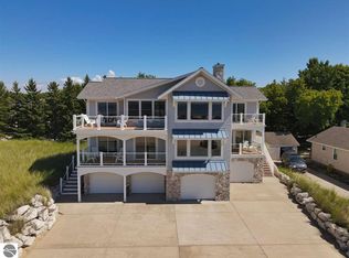 109 Lakeshore Dr N, Manistee, MI 49660