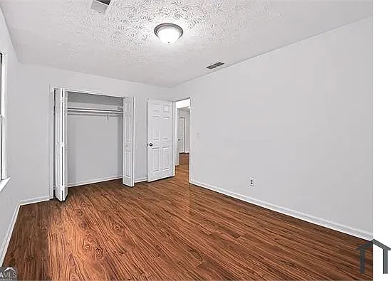 5 bed, 2720 sqft, $3,125 — Photo 3