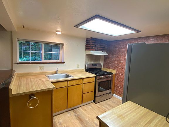 3rd image of 235 Buena Vista Ave