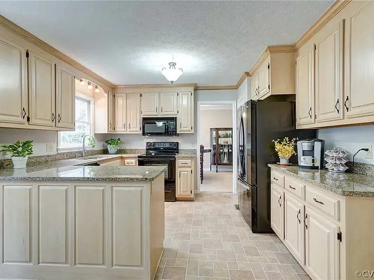 2747 Linden Ln — Photo 20