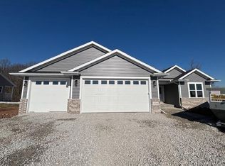 1316 Thorn Creek Dr, Hilbert, WI 54129