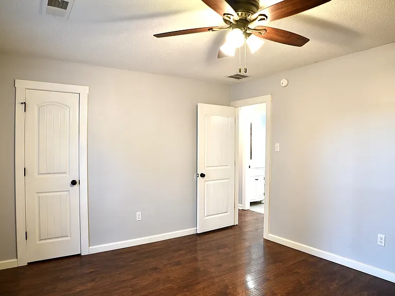 925 Greenview Rd — Photo 22