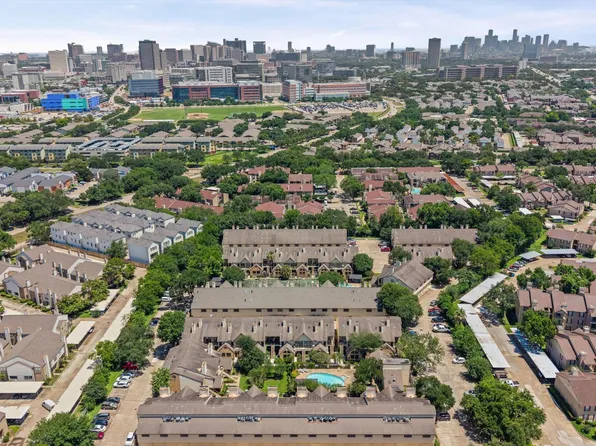 2425 Holly Hall St APT 72, Houston, TX 77054