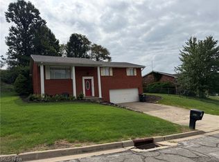 3218 Saint Charles Dr, Steubenville, OH 43952