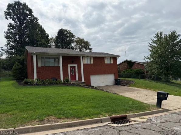 3218 Saint Charles Dr, Steubenville, OH 43952