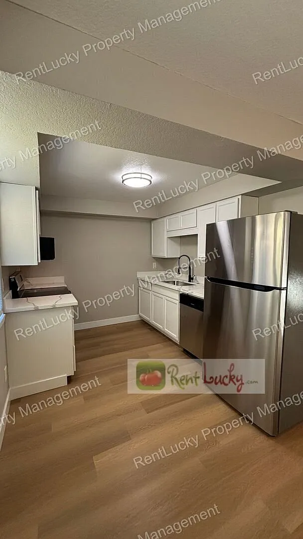 Completely Remodeled!! Fabulous 2-Bedroom Unit In Nice 4-Plex In Pacific!! — Photo 3