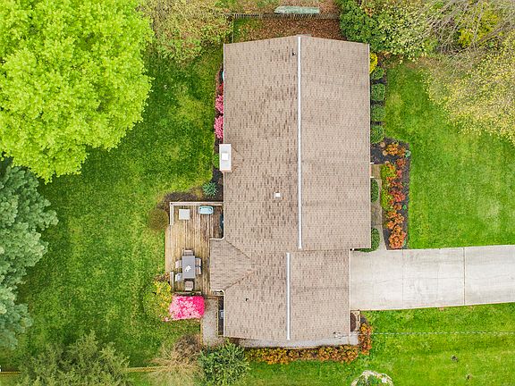 4th image of 9704 Clearwater Dr