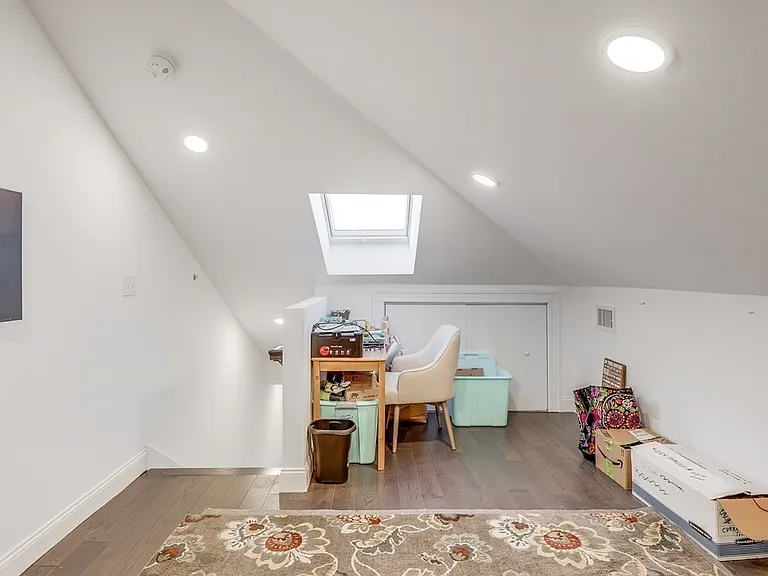 44 W Eagle St #3 — Photo 14