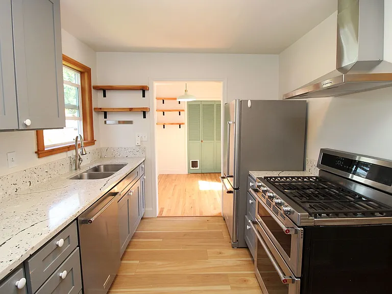 7707 SE Otty St — Photo 8